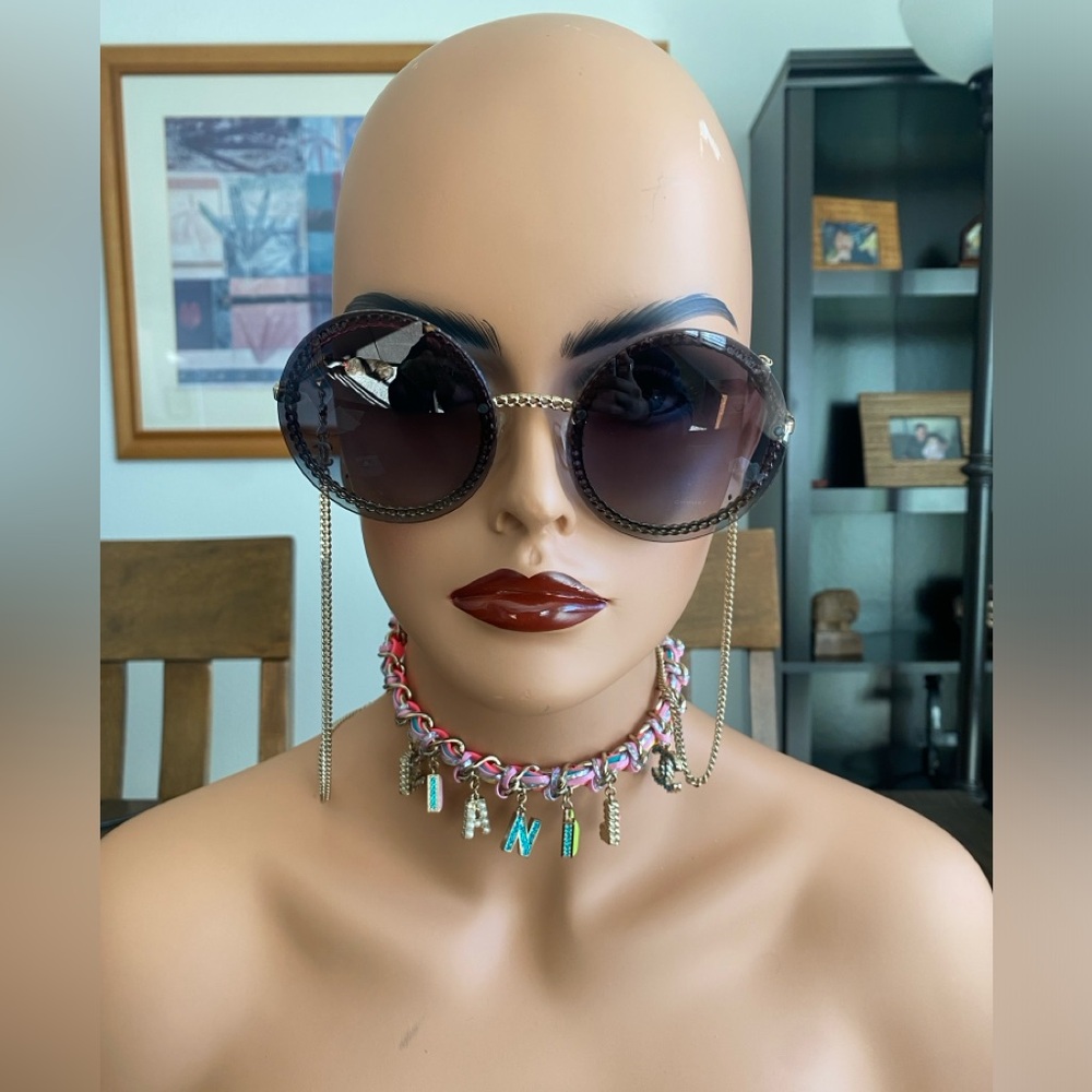 Chic Black Sunglasses with Chain Detail